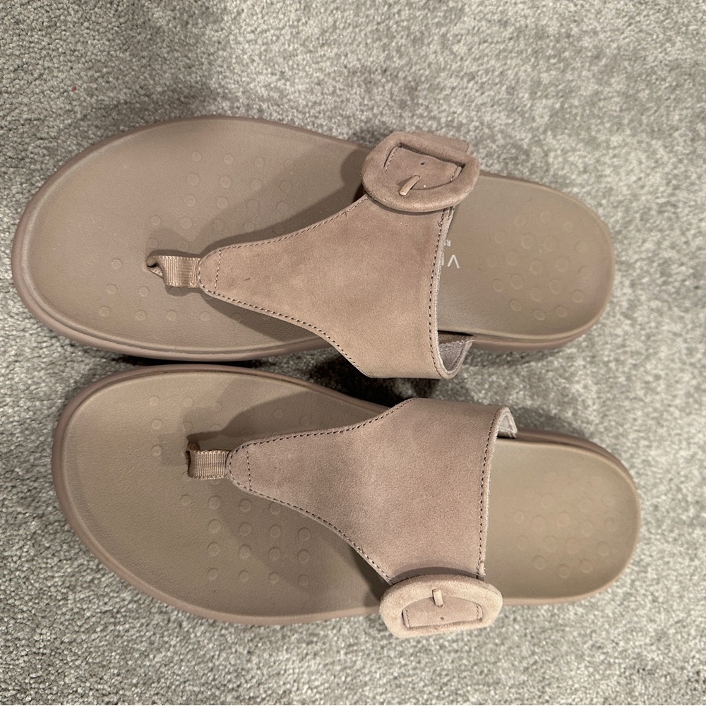 Vionic Recovery Sandals